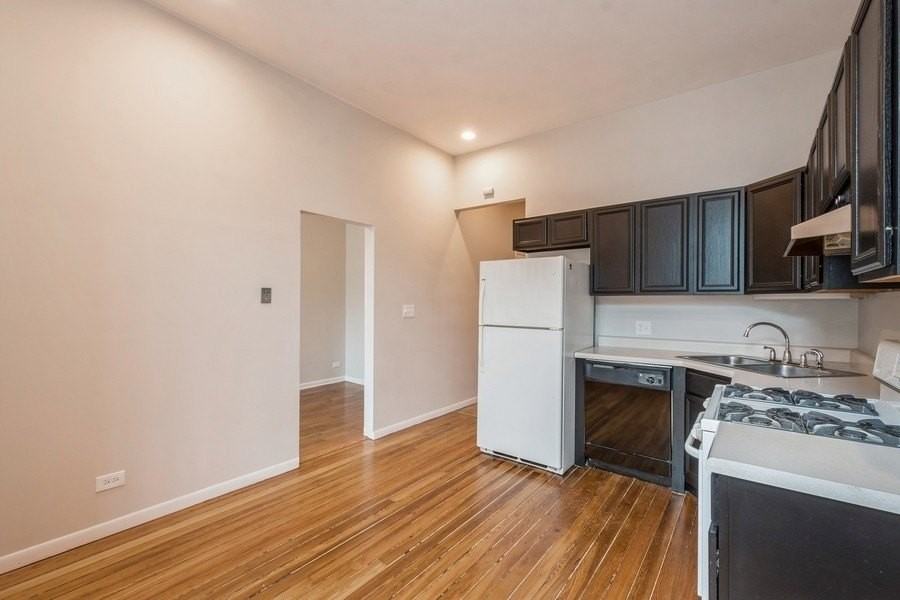 2025 W Superior St #2R - Photo 6 of 10