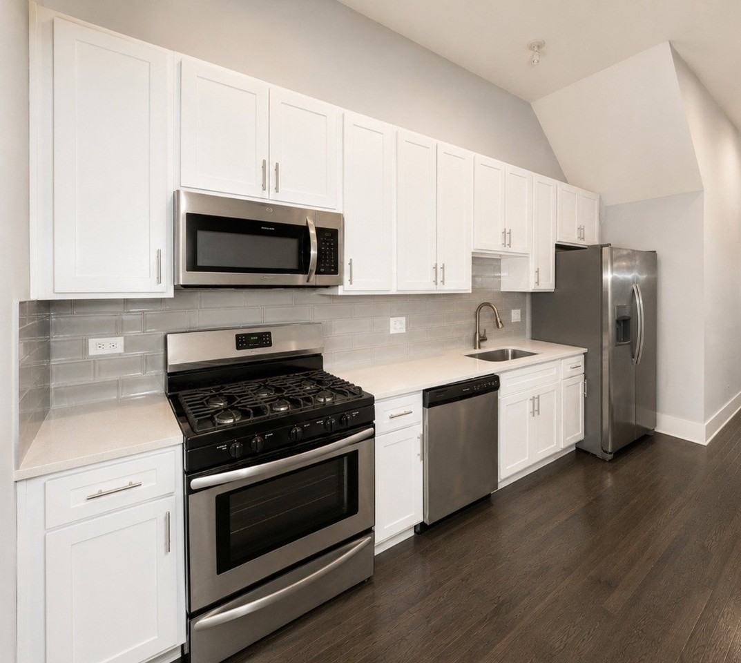 1722 W 21st St #1F - Photo 2 of 7