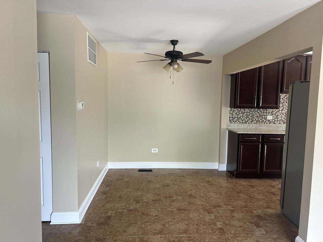 1080 Newport Hbr #0 - Photo 4 of 15