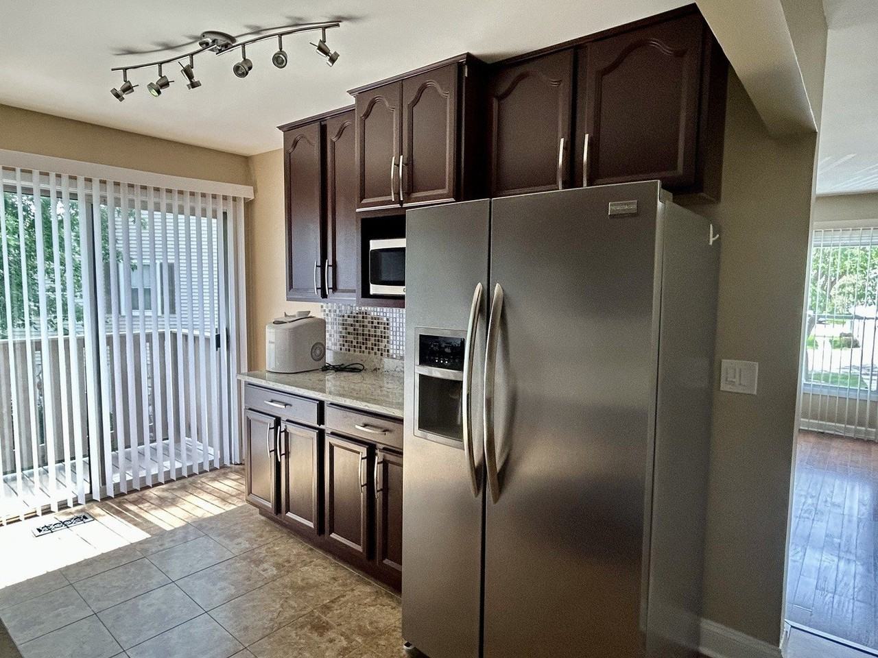 1080 Newport Hbr #0 - Photo 7 of 15