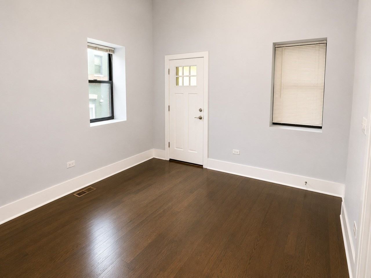 1722 W 21st St #1R - Photo 4 of 7