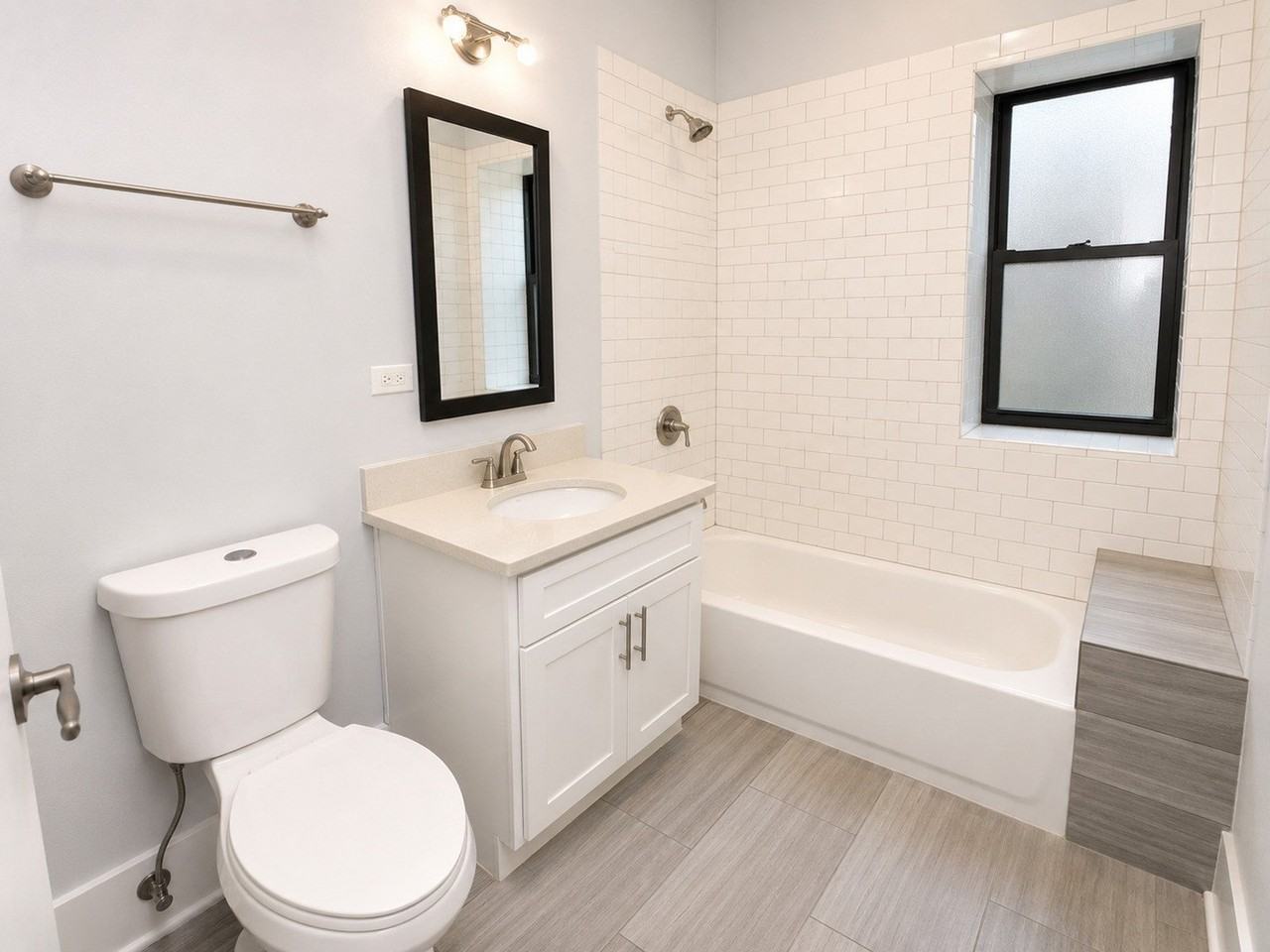 1722 W 21st St #1R - Photo 7 of 7