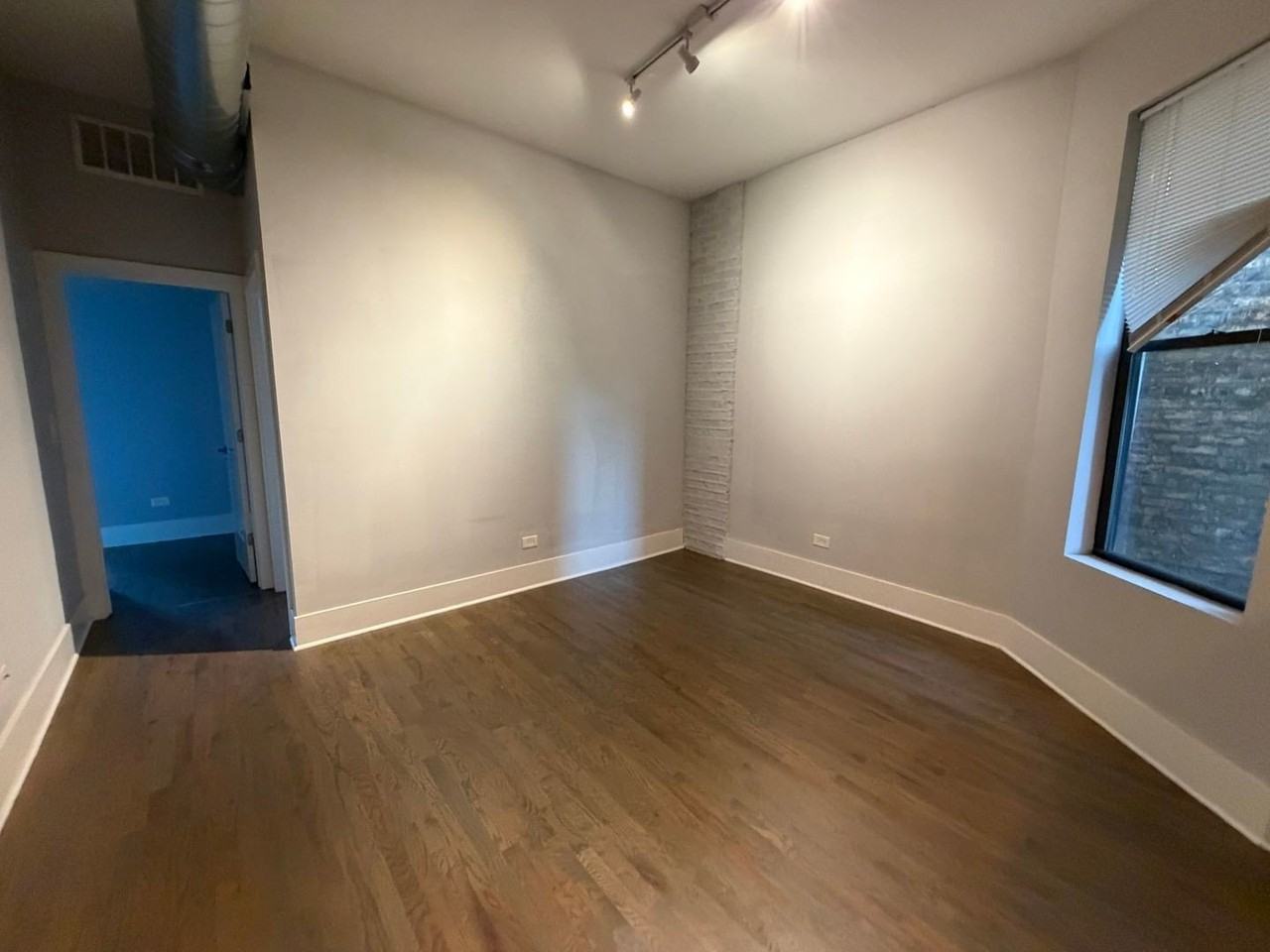 1722 W 21st St #2F - Photo 5 of 10