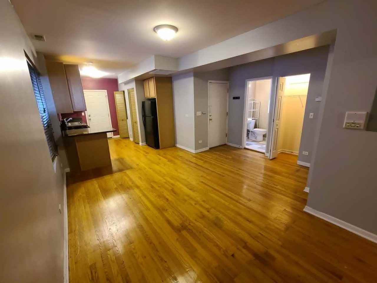 2318 W Rosemont Ave #2 - Photo 3 of 16
