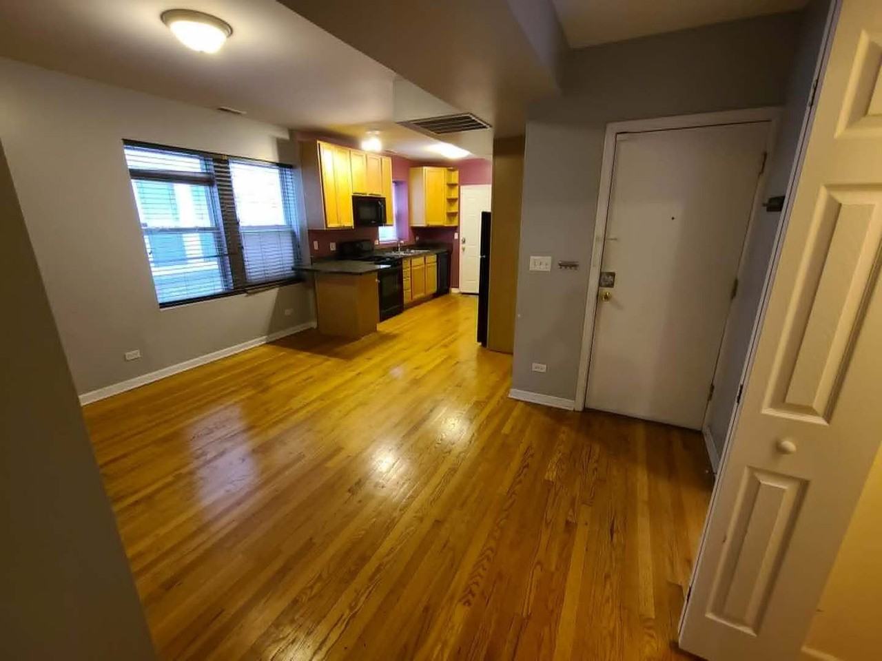 2318 W Rosemont Ave #2 - Photo 5 of 16