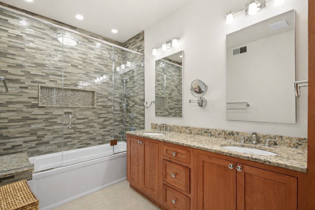 448 W Wrightwood Ave #2 - Photo 5 of 11