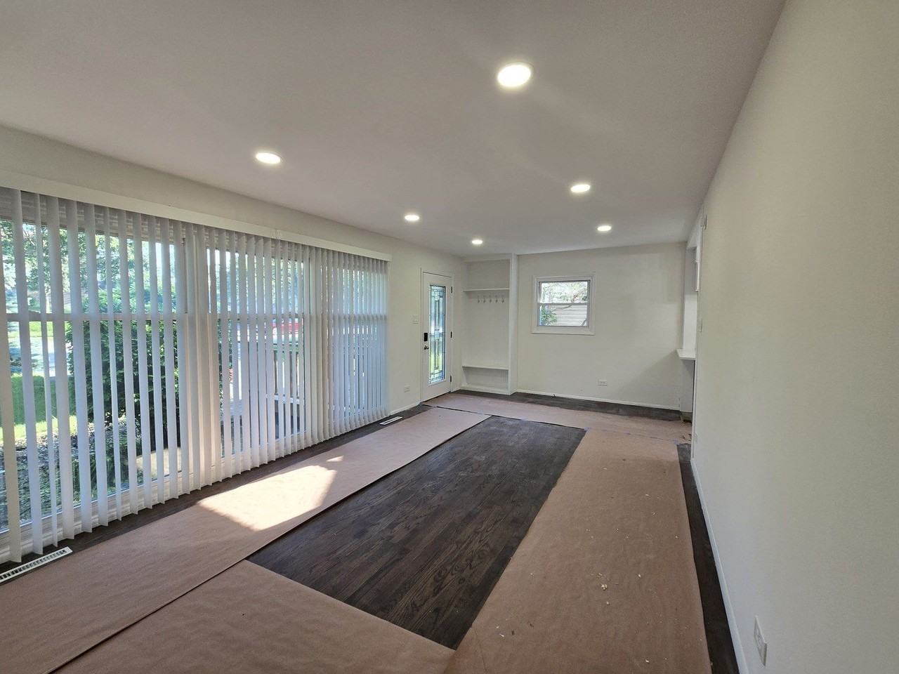 58 E 55th St - Photo 3 of 24
