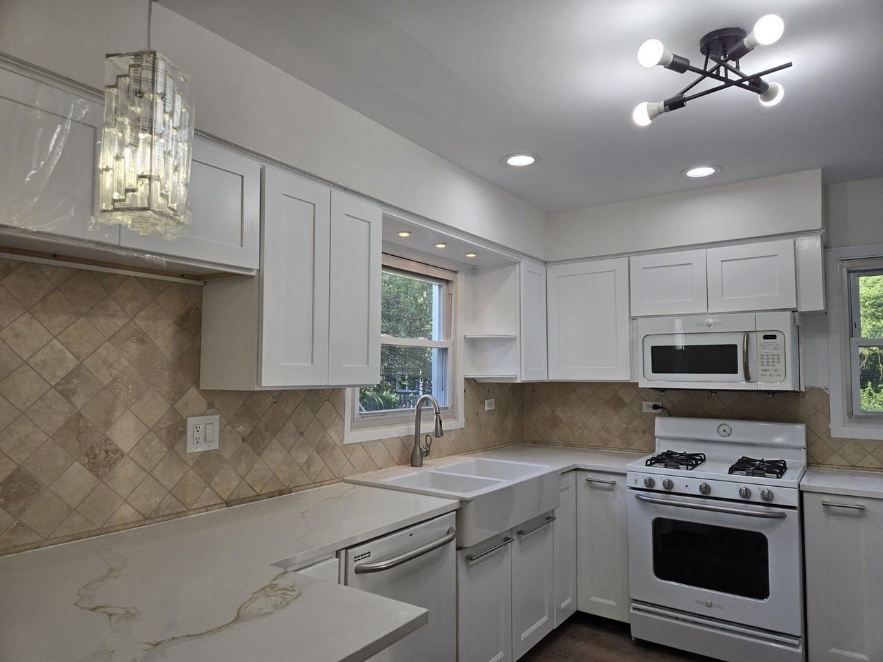 58 E 55th St - Photo 4 of 24