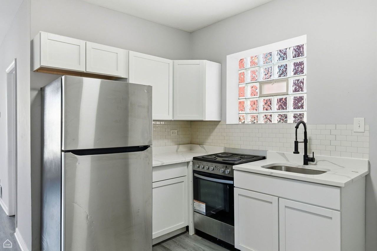 16 E 118th Pl #1F - Photo 2 of 14