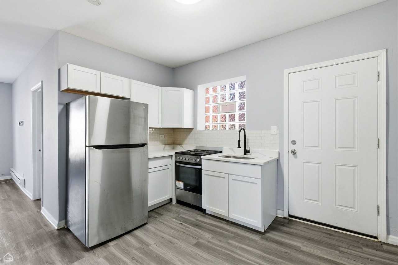 16 E 118th Pl #1F - Photo 3 of 14
