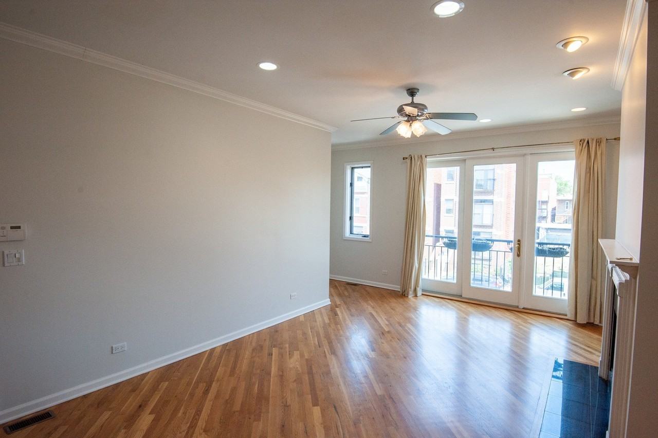 2427 W Augusta Blvd #2 - Photo 3 of 16