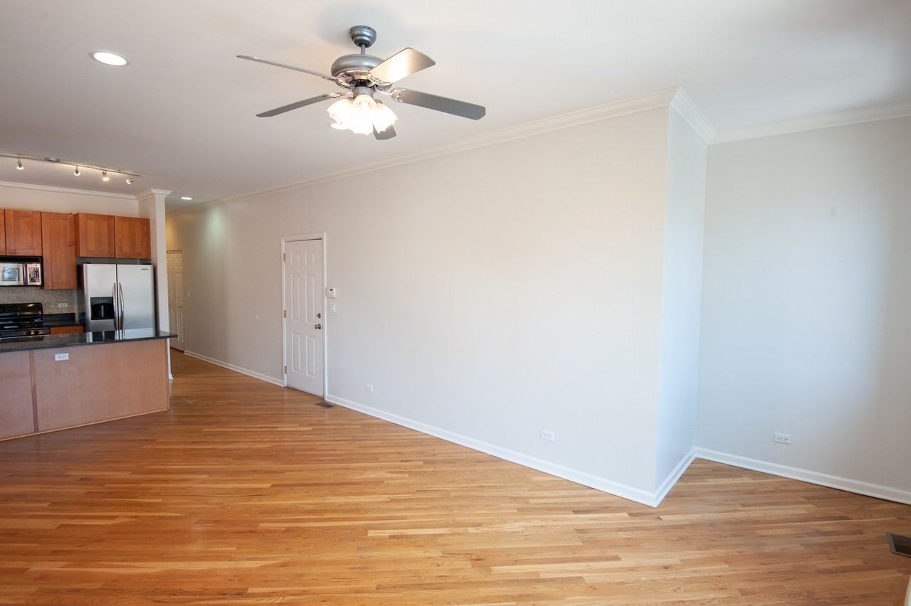 2427 W Augusta Blvd #2 - Photo 4 of 16