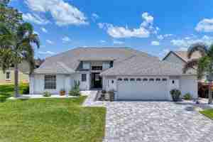 featured image of 22589 Island Lakes Dr