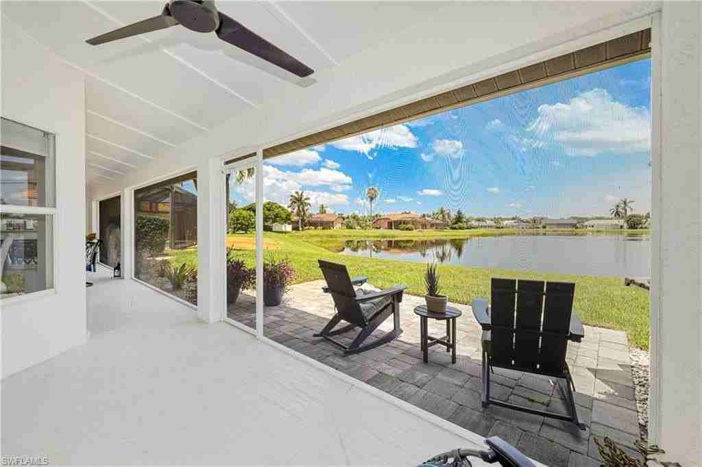 22589 Island Lakes Dr - Photo 3 of 47