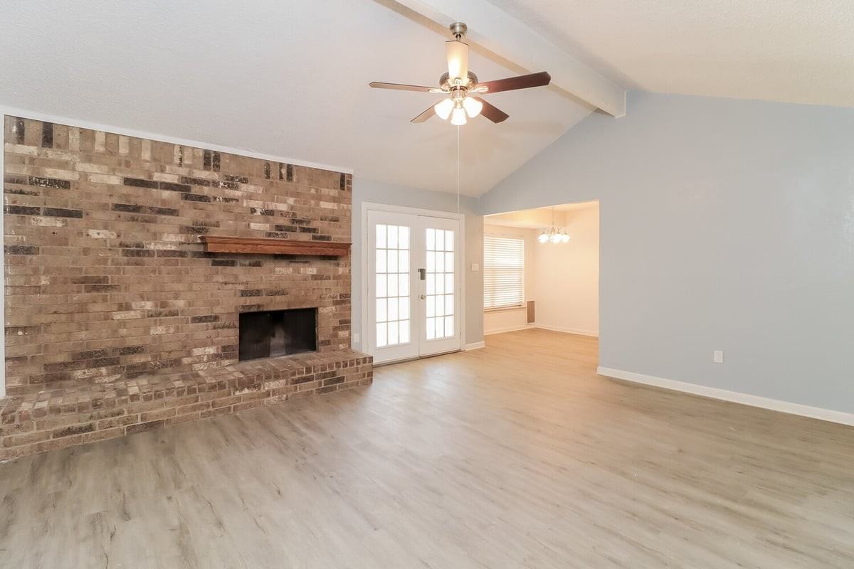 6001 Old Mill Ct - Photo 3 of 31