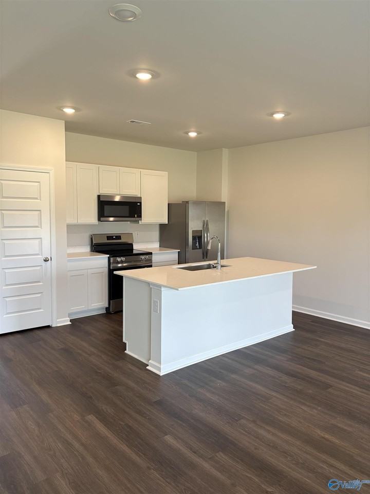 122 Betty Williams Dr - Photo 3 of 16
