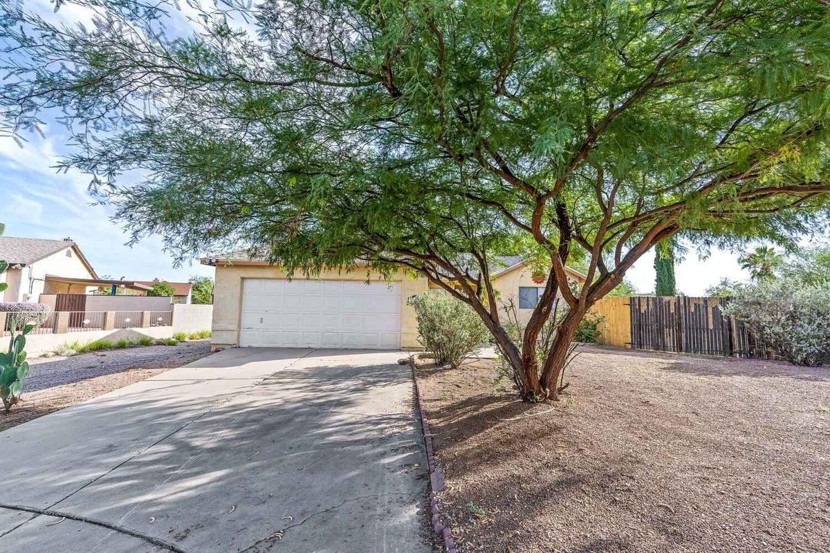 7221 S Camino Alegre - Photo 3 of 24