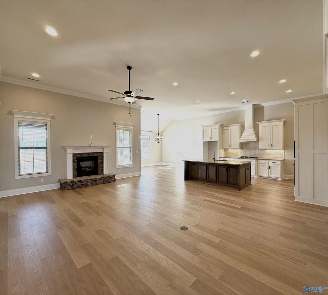 26430 Birkshire Ln - Photo 2 of 43