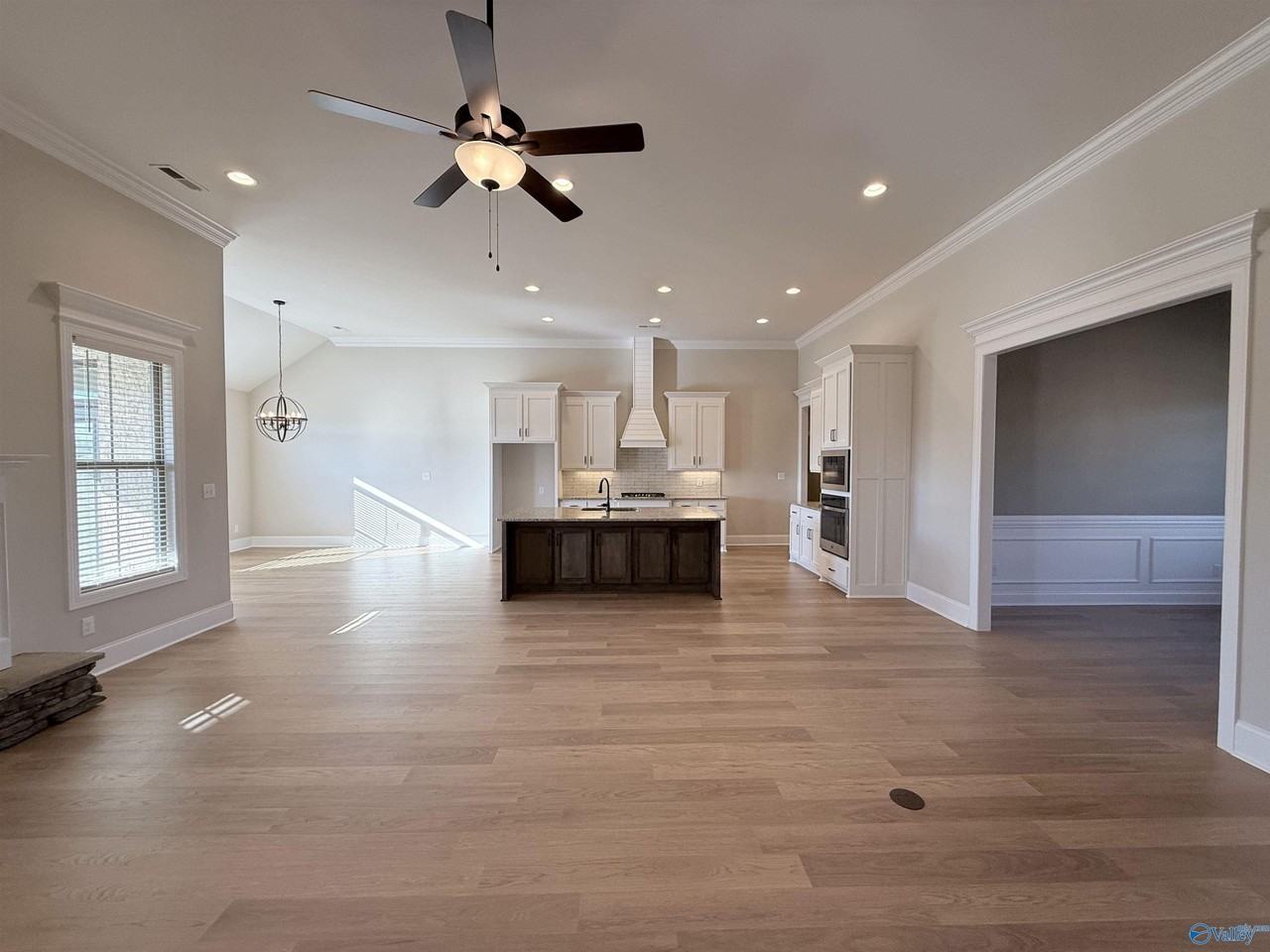26430 Birkshire Ln - Photo 3 of 43