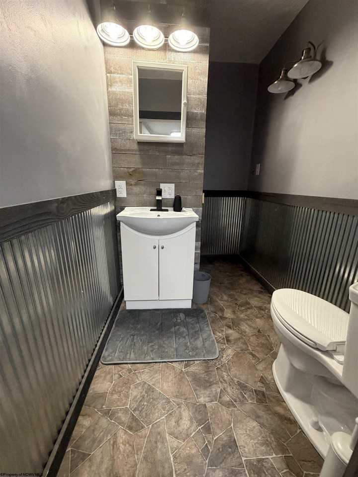 131 School St - Photo 7 of 13