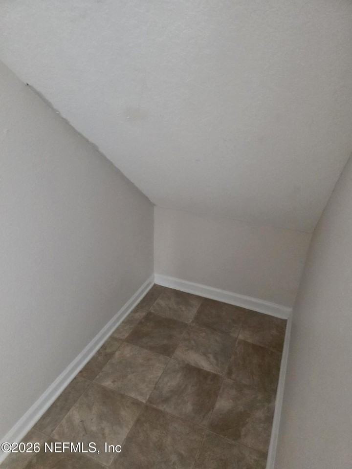 2537 Wisdom Ct - Photo 7 of 39