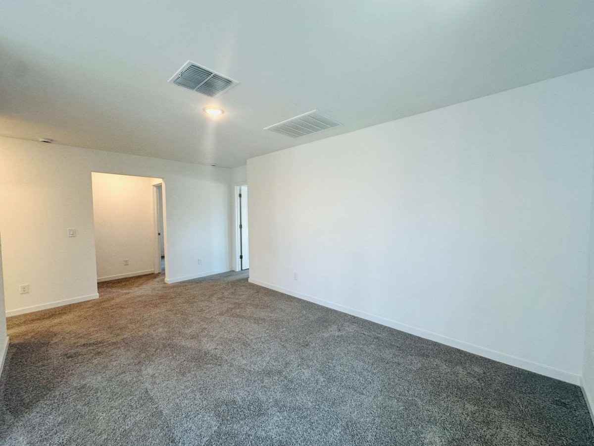 7425 W Nicolet Ave - Photo 4 of 35