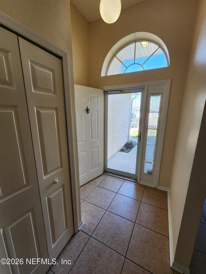 5940 Wentworth Cir S - Photo 4 of 23