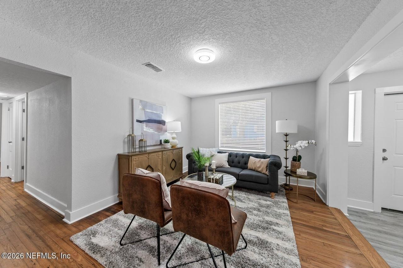 715 Ralph St - Photo 2 of 21