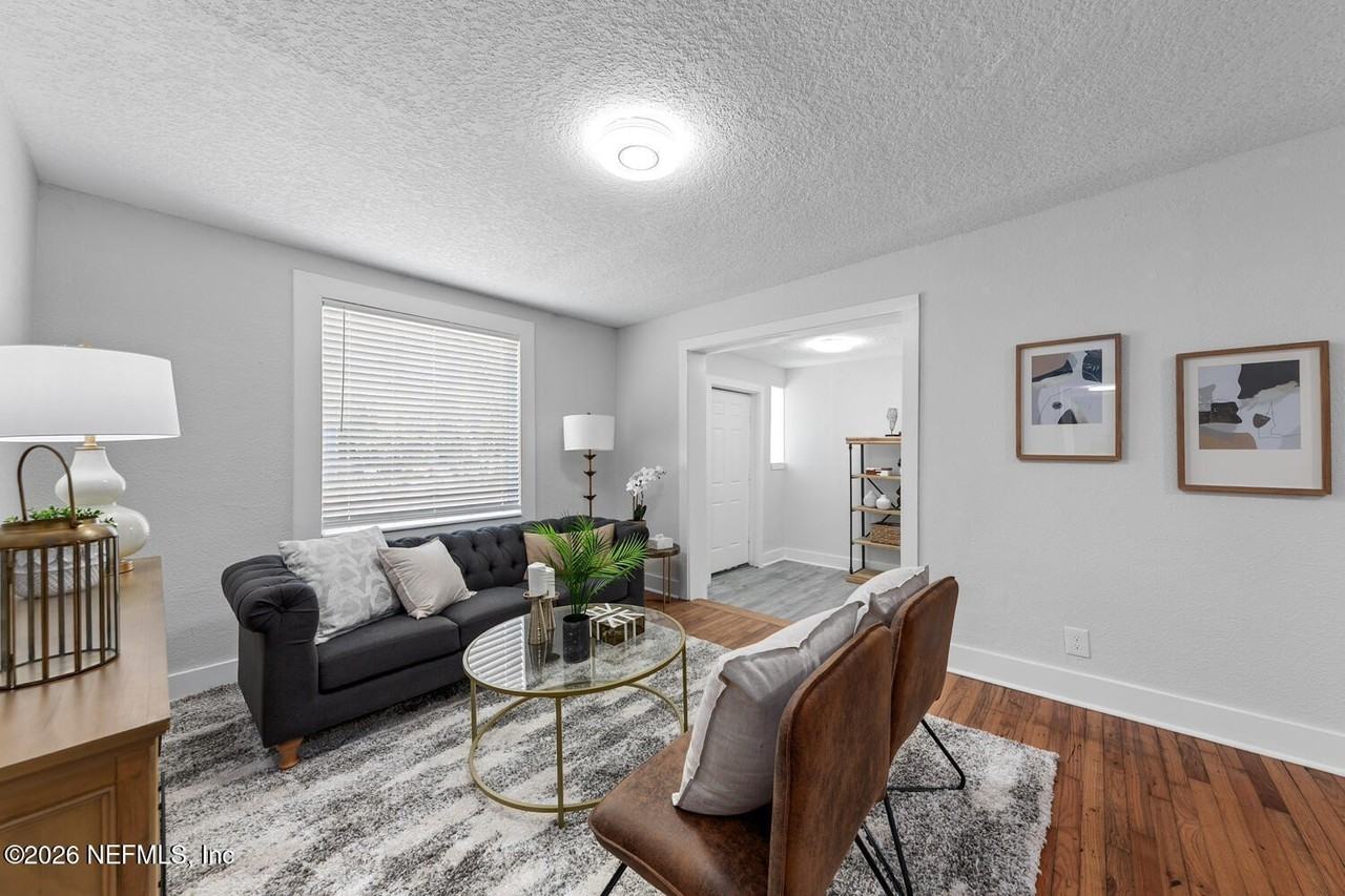 715 Ralph St - Photo 3 of 21