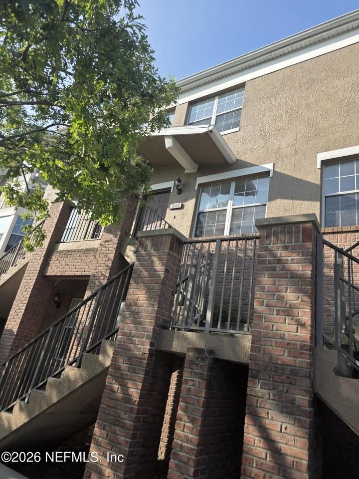 344 E Ashley St - Photo 2 of 22