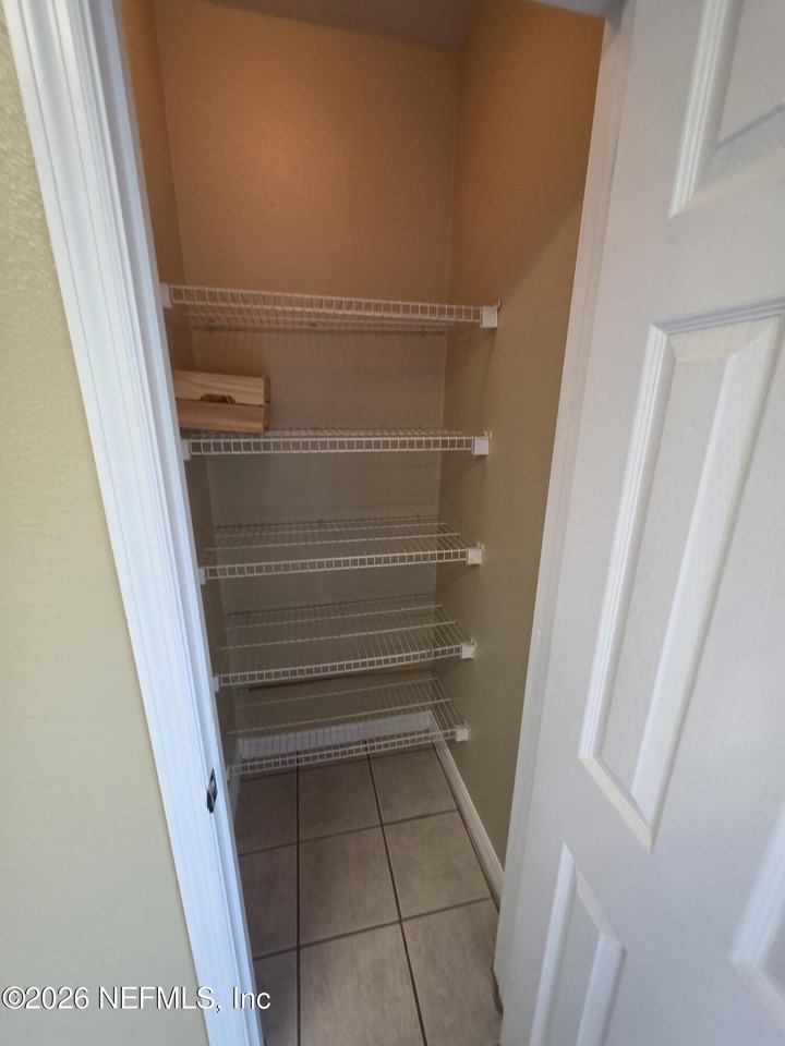 344 E Ashley St - Photo 5 of 22