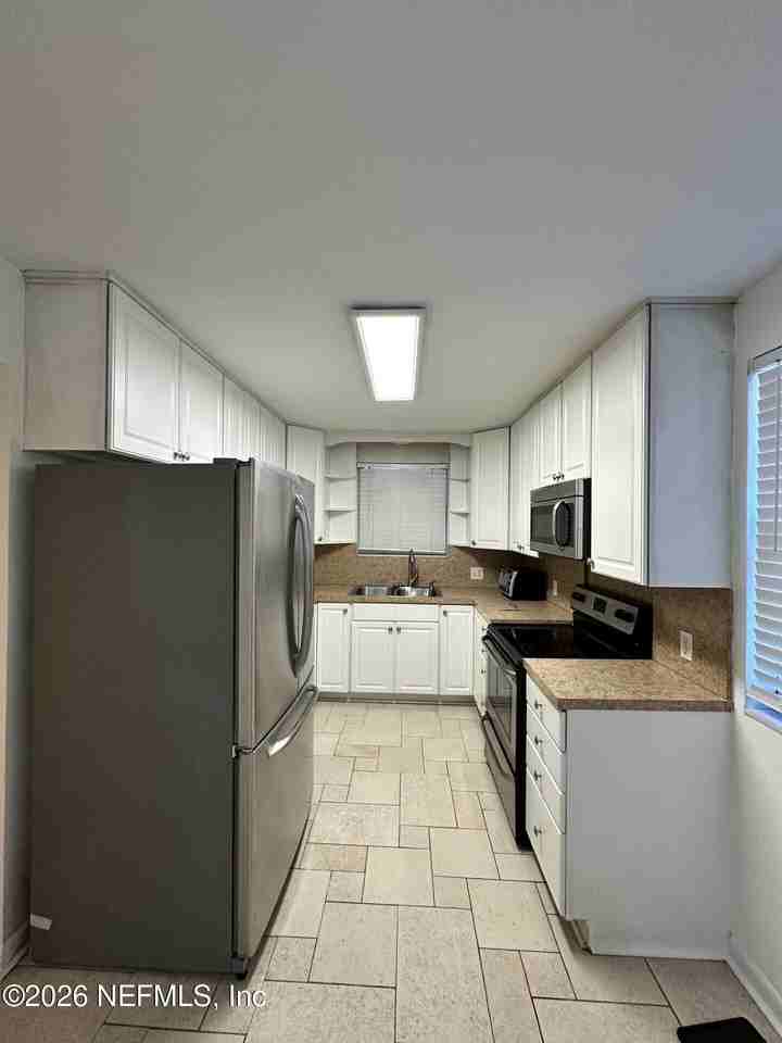 368 1st St - Photo 3 of 16