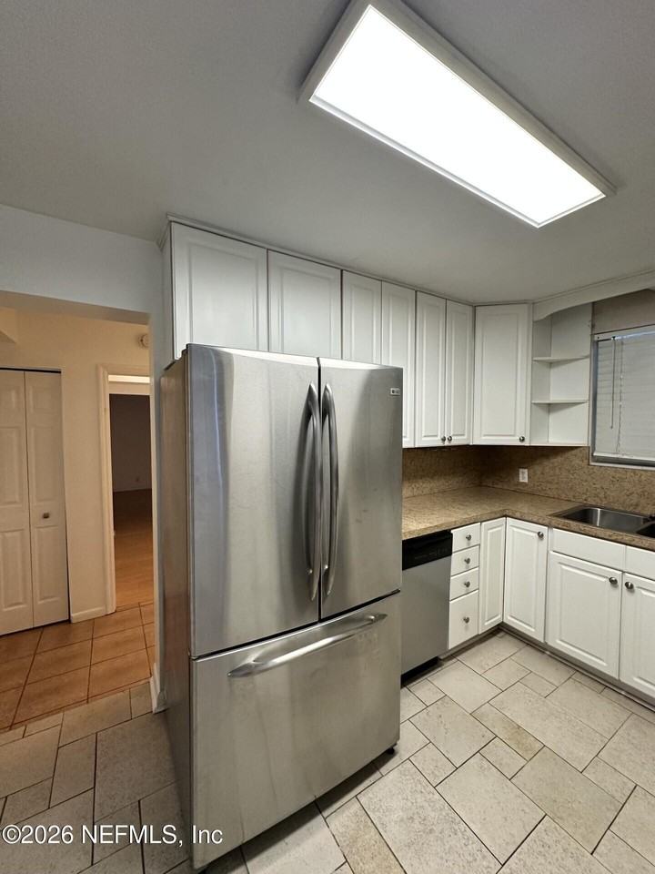 368 1st St - Photo 5 of 16
