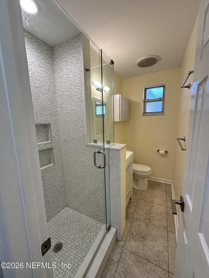370 1st St - Photo 5 of 14