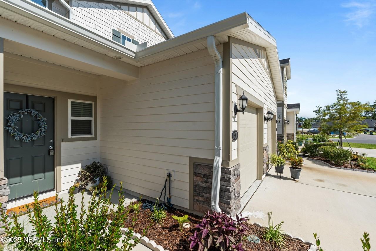 11820 Junegrass Rd - Photo 4 of 26