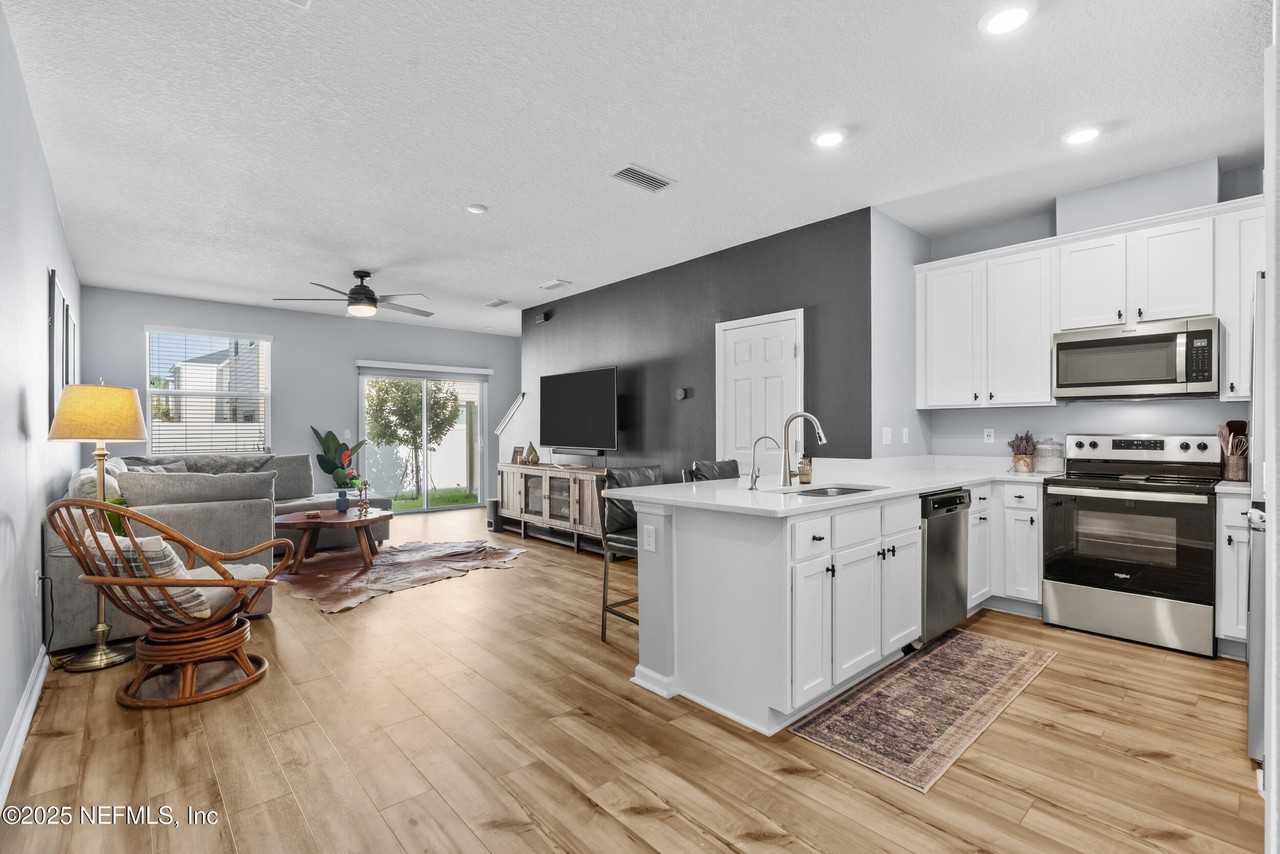 11820 Junegrass Rd - Photo 6 of 26
