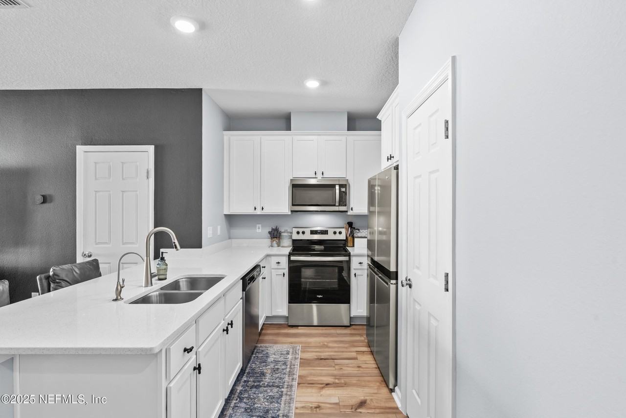 11820 Junegrass Rd - Photo 7 of 26