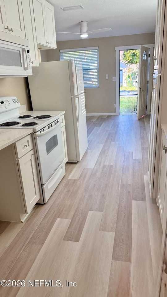 696 Kestner Rd - Photo 6 of 27