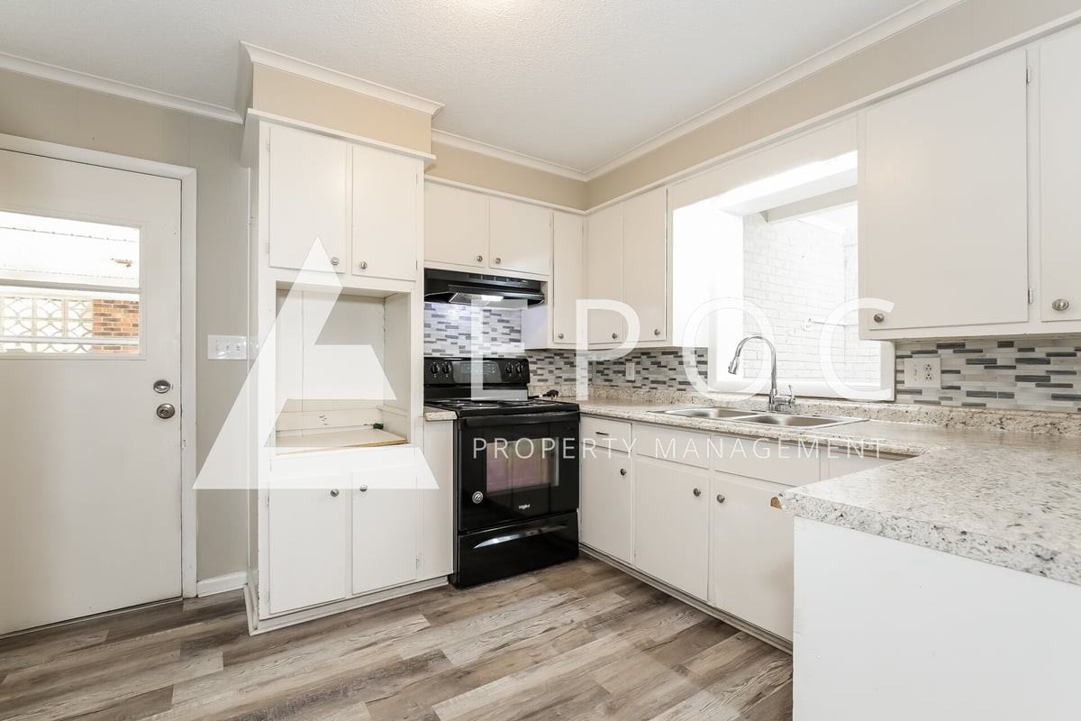 1619 Lexington Ave - Photo 3 of 15