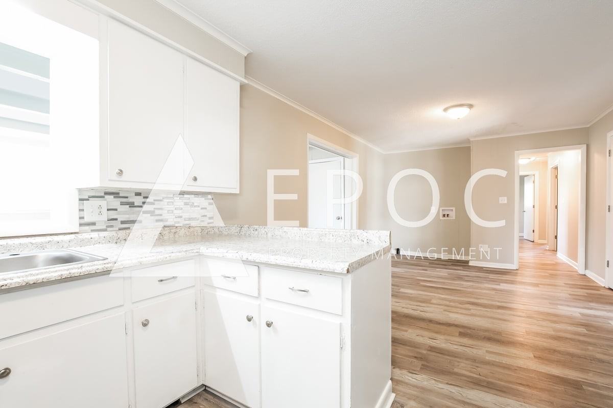 1619 Lexington Ave - Photo 5 of 15