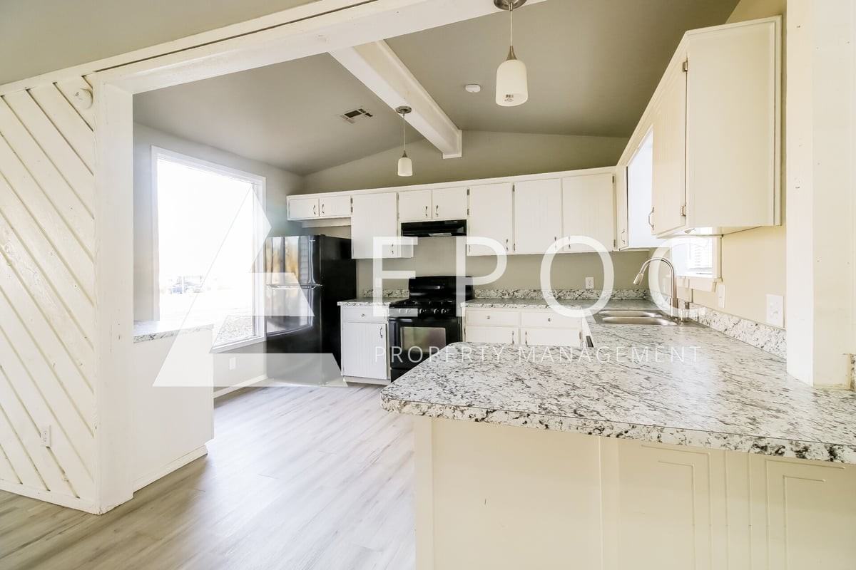 626 Cedar Ave - Photo 3 of 16