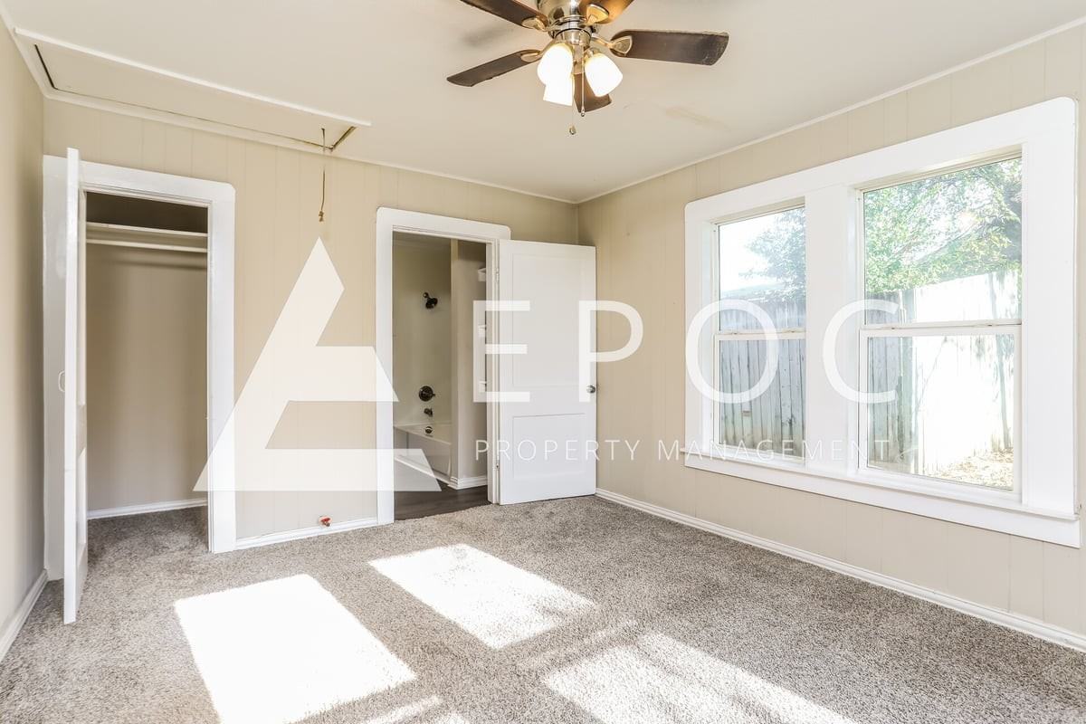 915 N 28th St - Photo 5 of 16