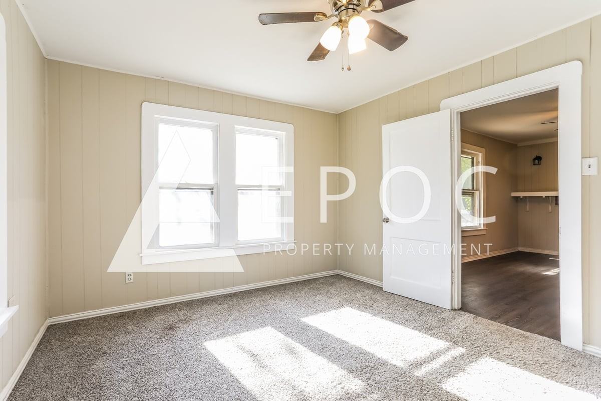 915 N 28th St - Photo 6 of 16