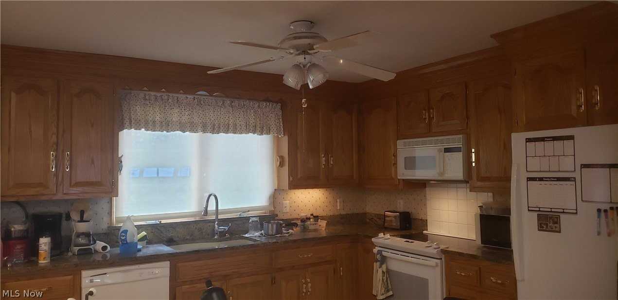 15050 Lake St - Photo 6 of 30