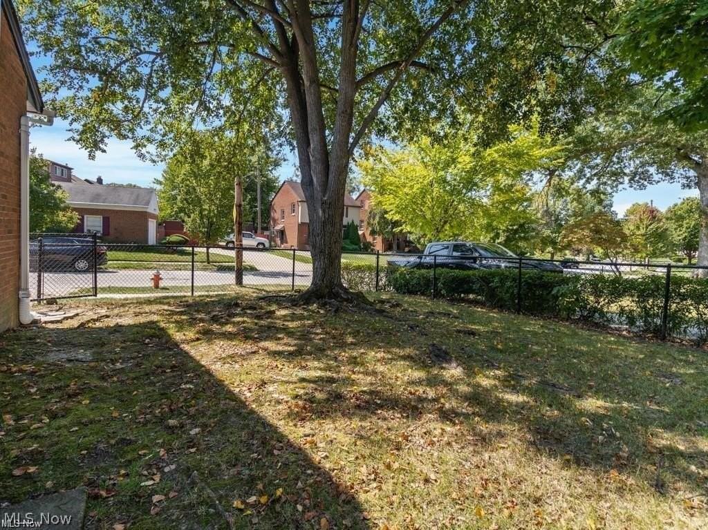 2348 Saybrook Rd - Photo 7 of 37