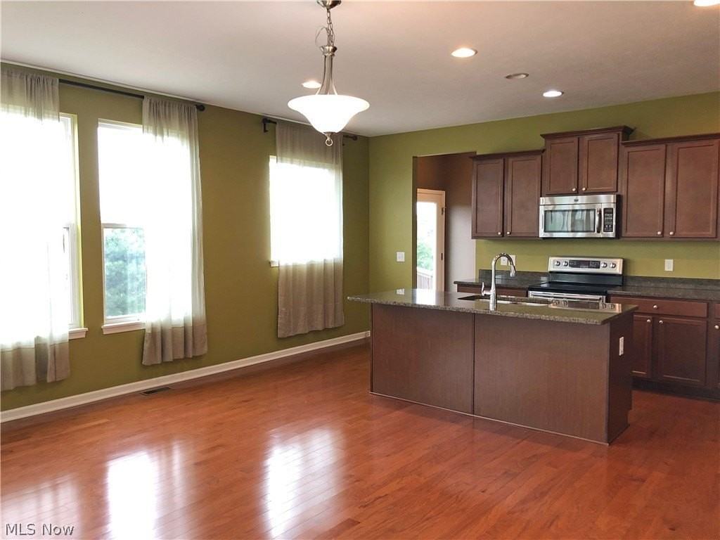 3696 Kenway Blvd - Photo 4 of 35