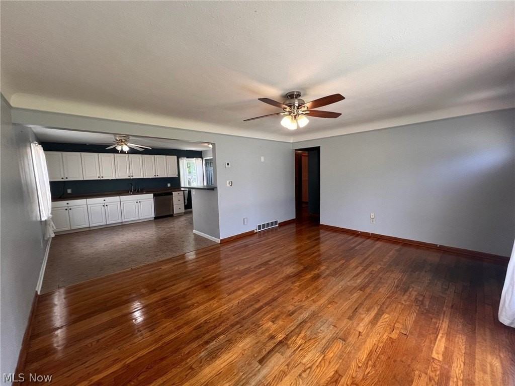 9326 Ackley Rd - Photo 4 of 17
