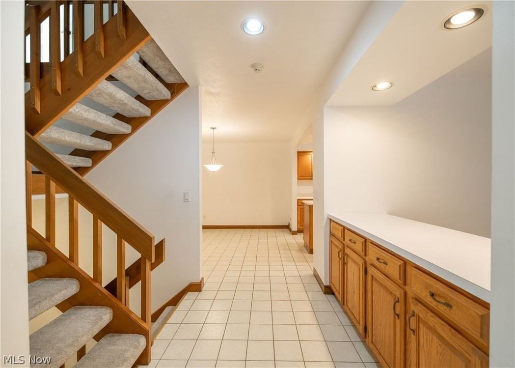 5751 Som Center Rd - Photo 7 of 39