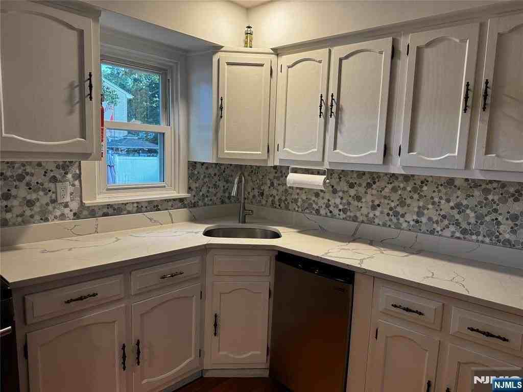 116 Merritt Ave #1 - Photo 5 of 13