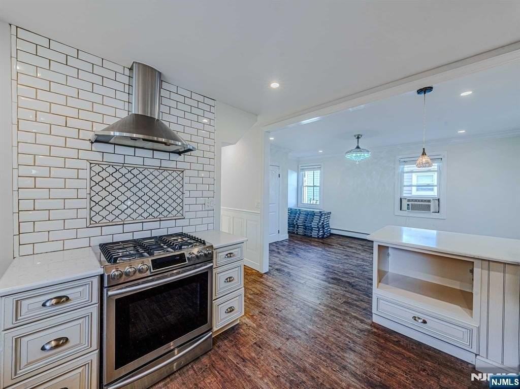 8-35 Lake St #1 - Photo 5 of 17